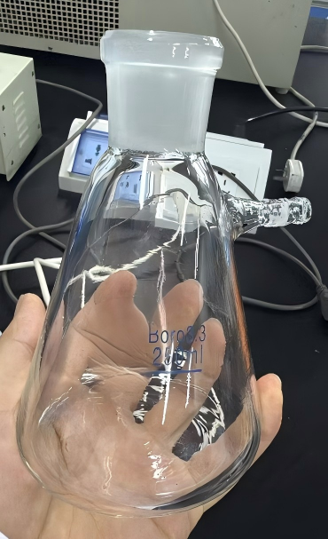具上嘴磨口抽滤瓶