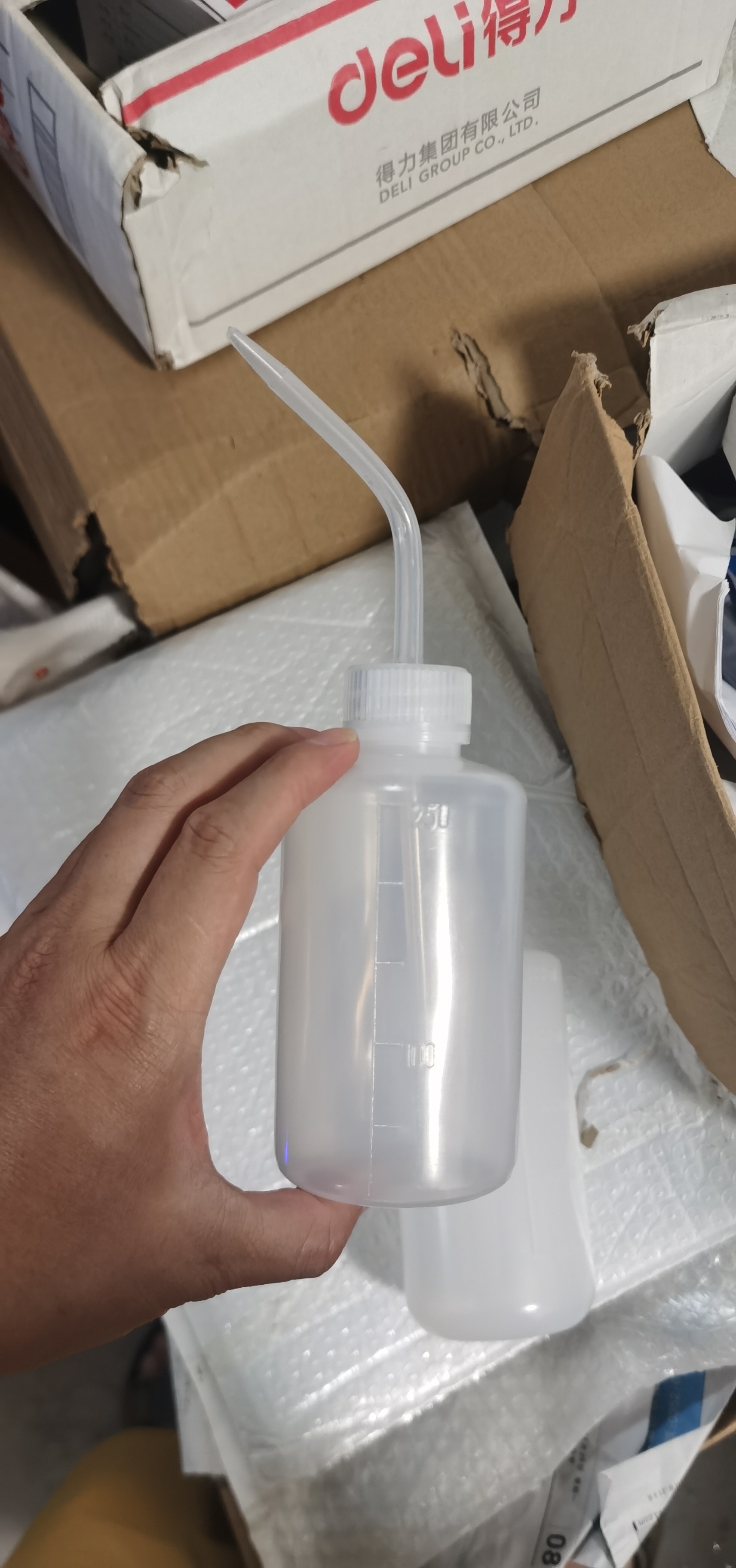 塑料洗瓶 带刻度白色